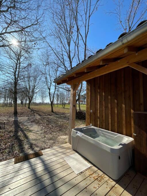 Dome Insolite Lichen Jacuzzi Et Petits-Dejeuners Inclus Gondrin Ngoại thất bức ảnh