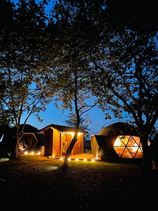 Dome Insolite Lichen Jacuzzi Et Petits-Dejeuners Inclus Gondrin Ngoại thất bức ảnh